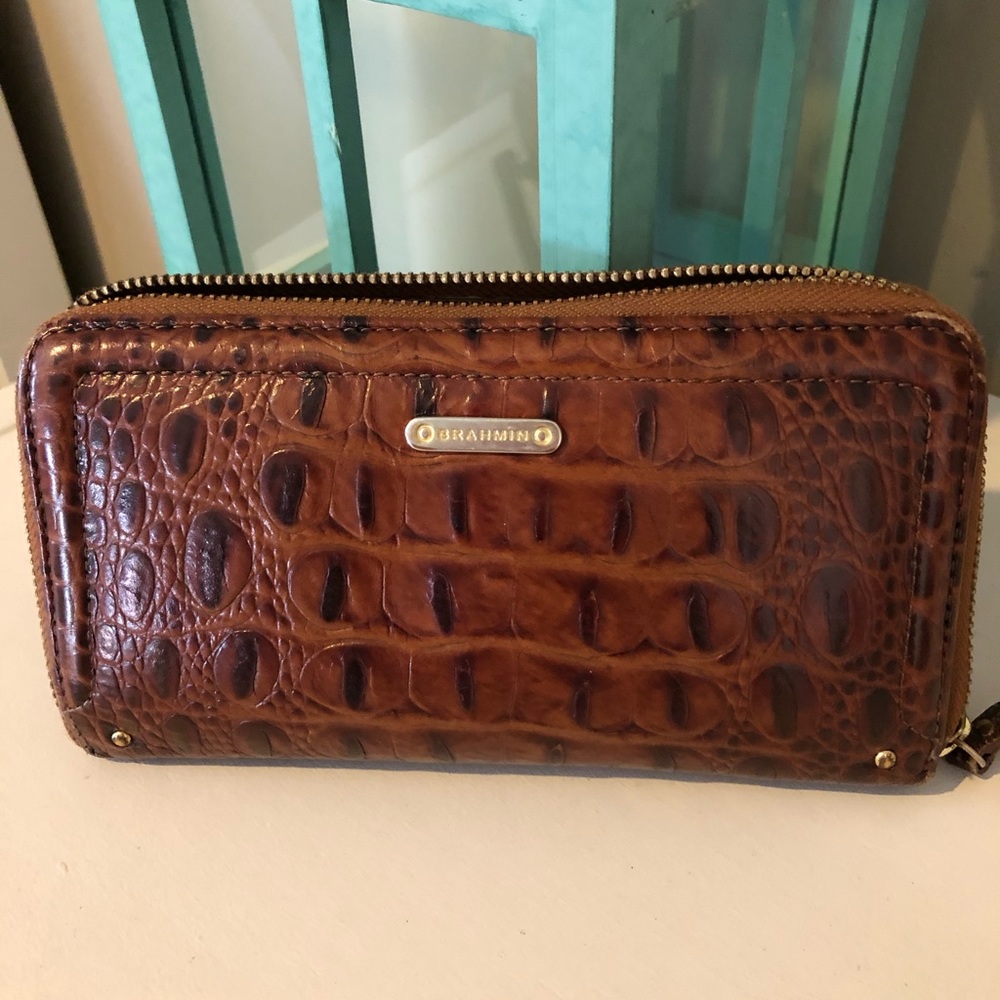 Brahmin wallet. EUC